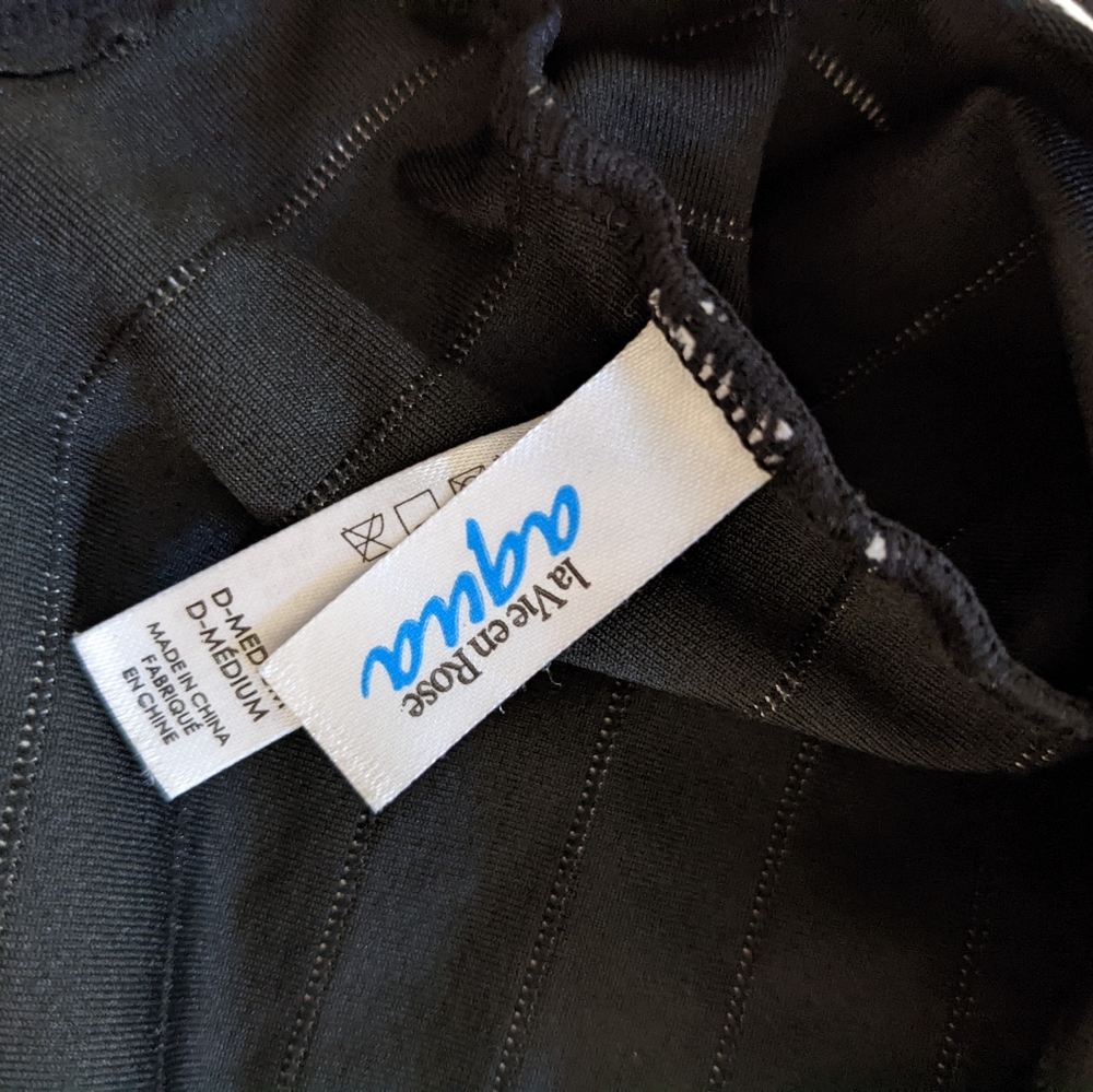 NWOT La Vie En Rose Swim top - Picture 3 of 6